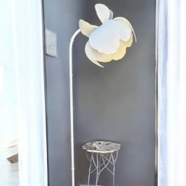 ID-LAMPARA DE PIE MAGNOLIA BLANACA(LECTURA)
